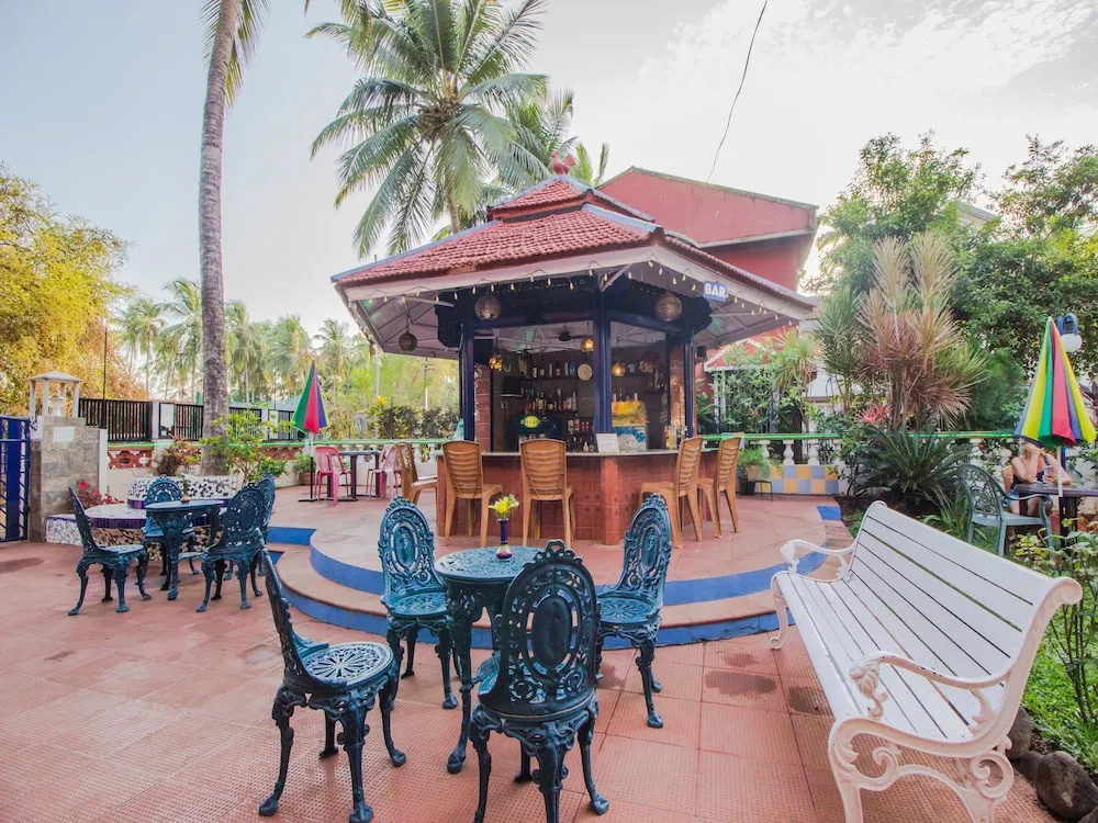 OYO 12902 Home Colourful Studio Home Candolim