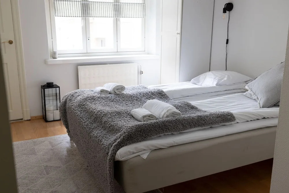 2ndhomes Central 1BR City Apartment