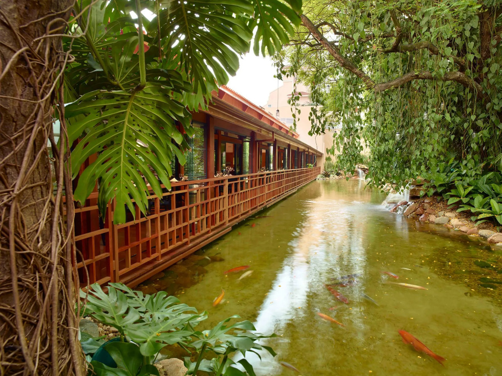 Royal Palm Plaza Resort