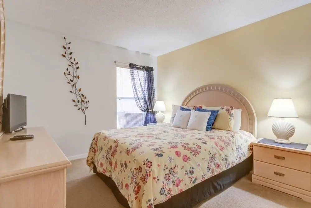 Private Pool In Gated Resort! 4 Bedroom Home by RedAwning