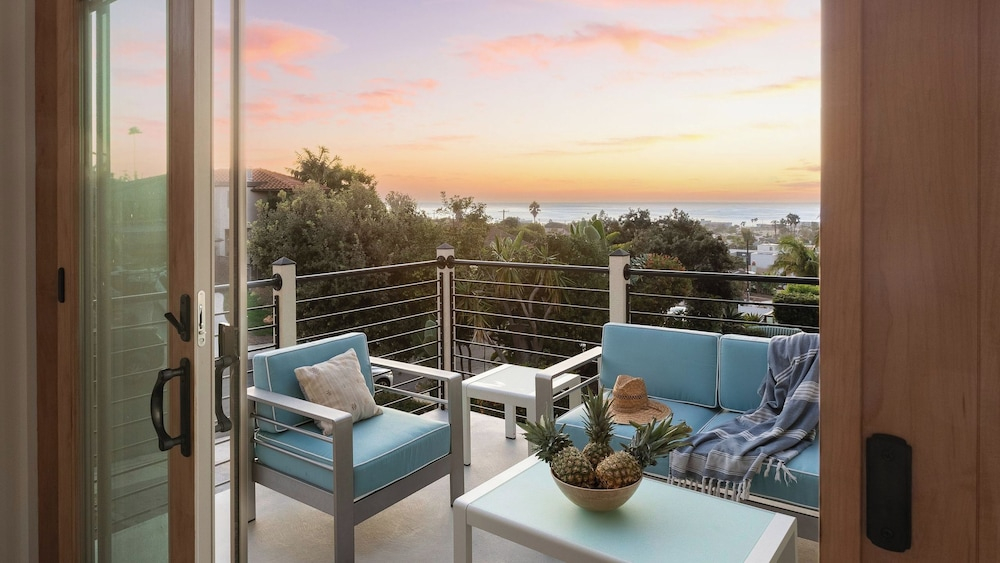 Maven by Avantstay 5 Minutes to the Beach! Ocean Views & Spacious Design