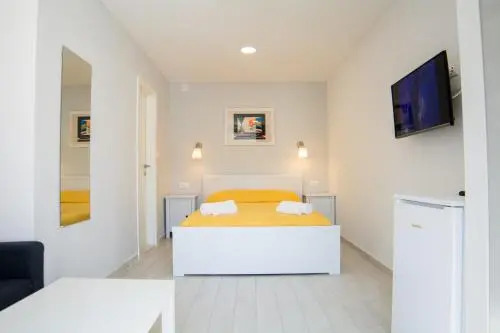 Zara Apartments