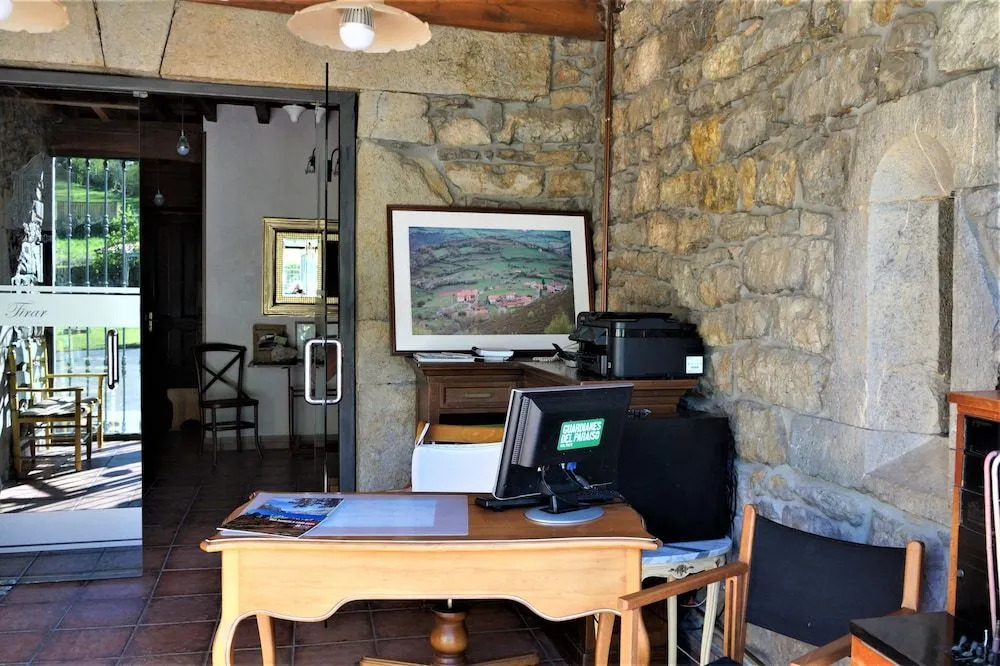 Hotel Rural Palacio Fernández Heres