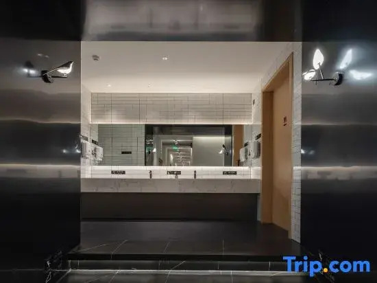 Youshi Hostel (CBD International Exhibition Center Zhongyi West Road Subway Station)