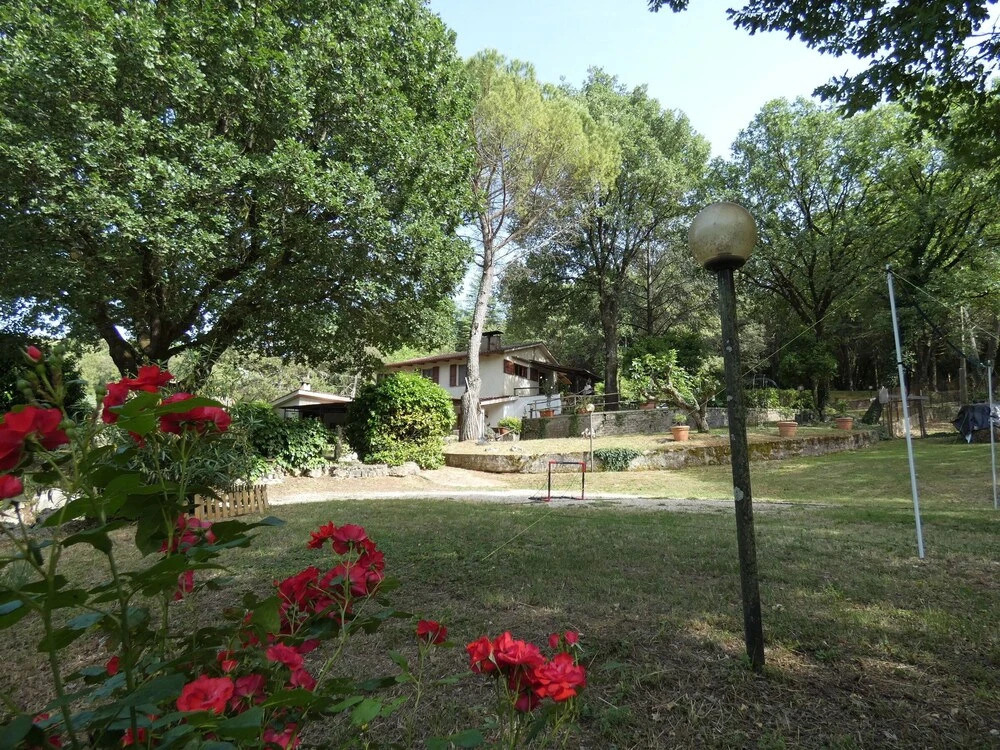 Scappo In Umbria, La Escondida