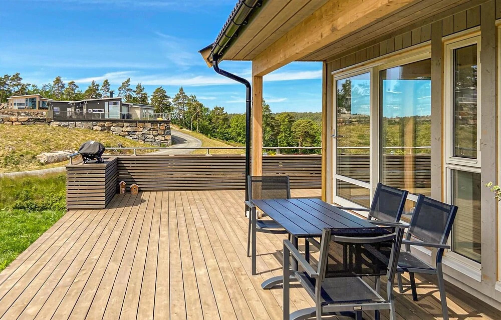 4 Bedroom Amazing Home In Færvik