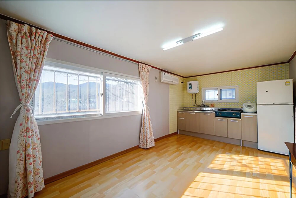 Pohang Mushroom House Pension