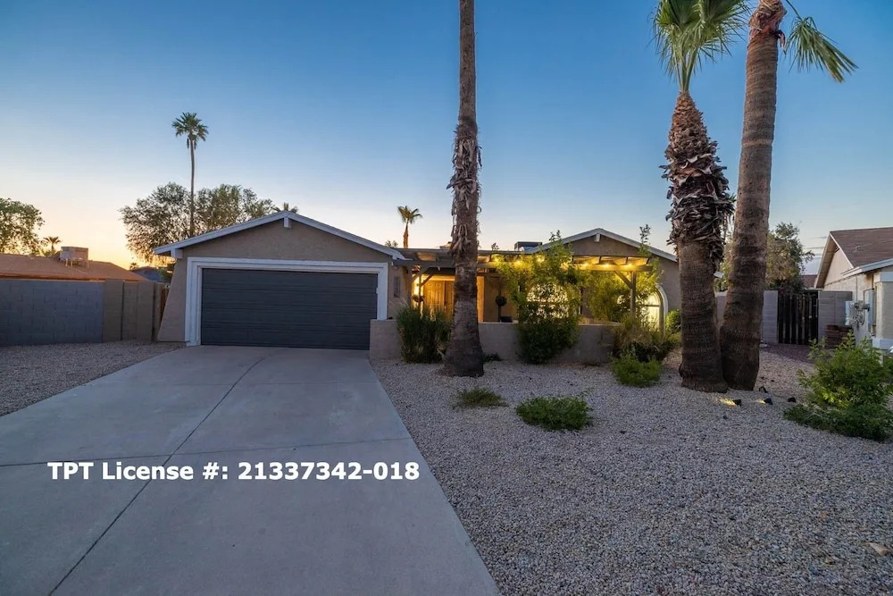 Scottsdale Sahuaro 4 Bedroom Home by RedAwning