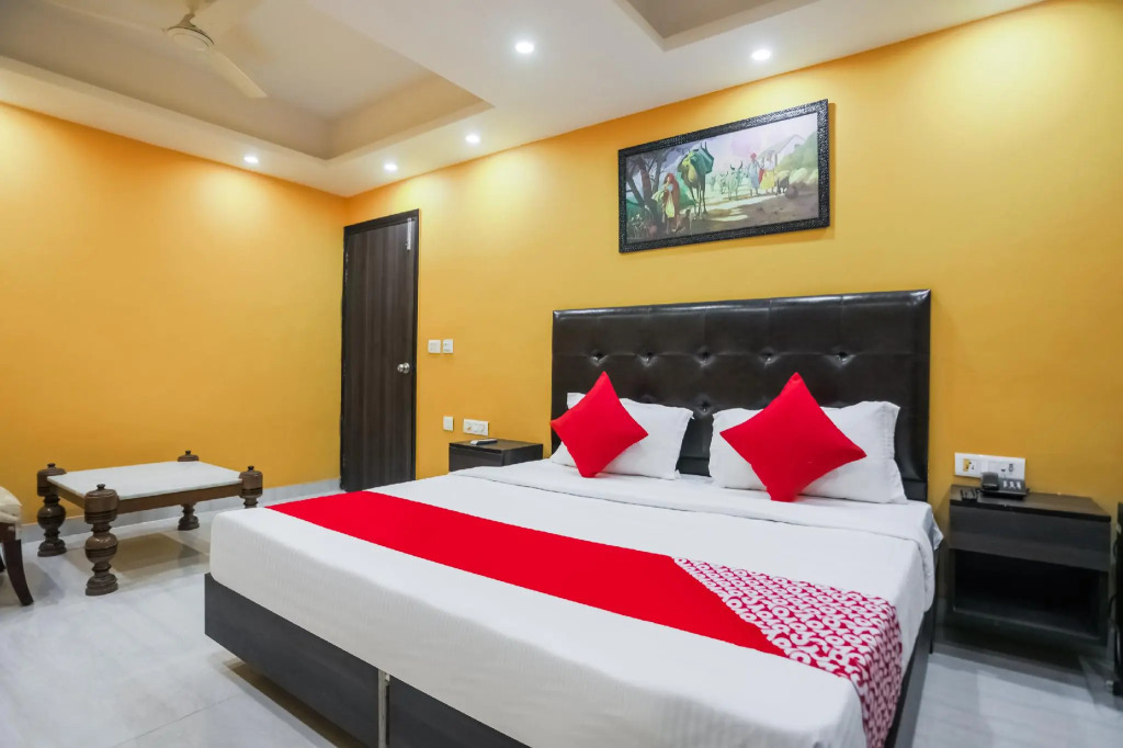 OYO 69392 Hotel Taj Home Stay