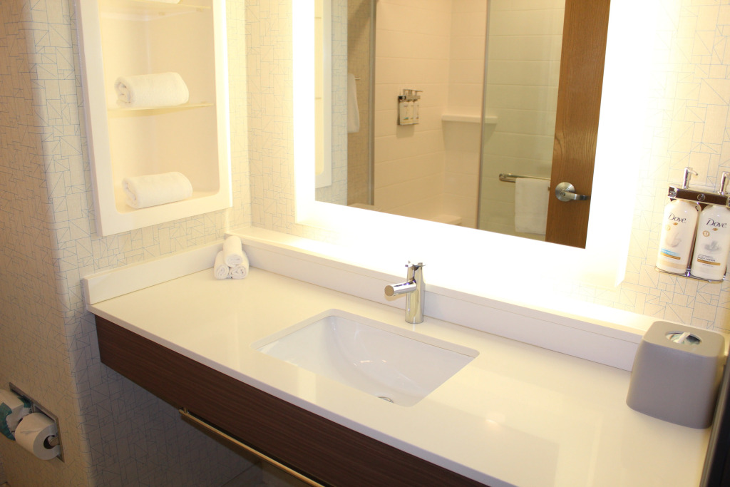 Holiday Inn Express & Suites - Beloit by IHG