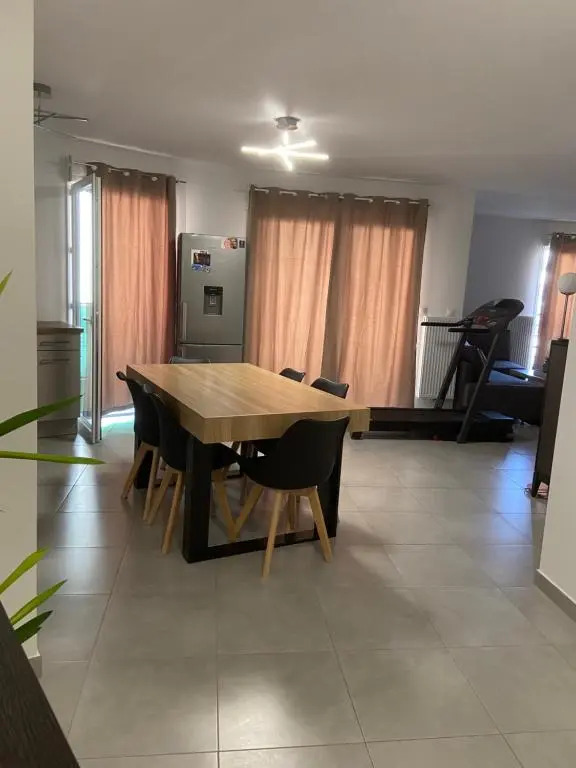 Appartement T2, résidence au calme. Parking privé