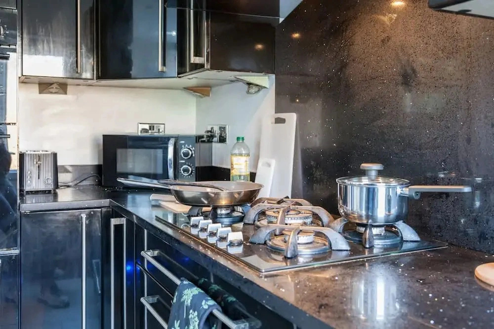 Perfect Booking 4 Bed Home Near City Airport