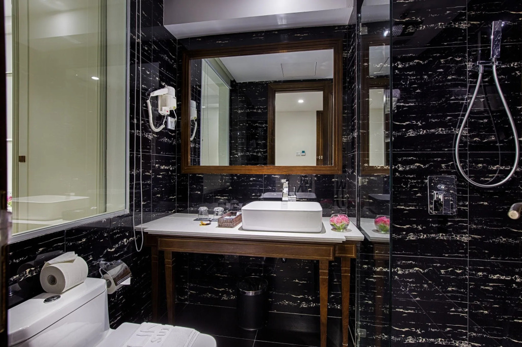 Adaline Hotel and Suite