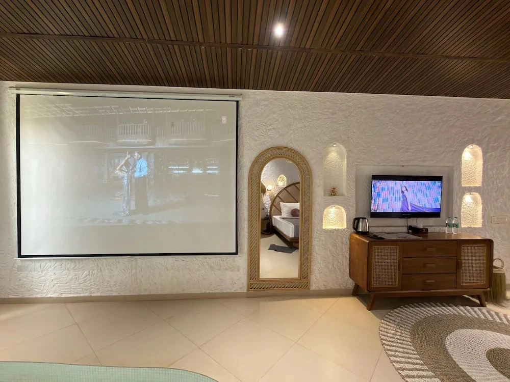 Hidden Beach Resort by Greenleaf Aqua