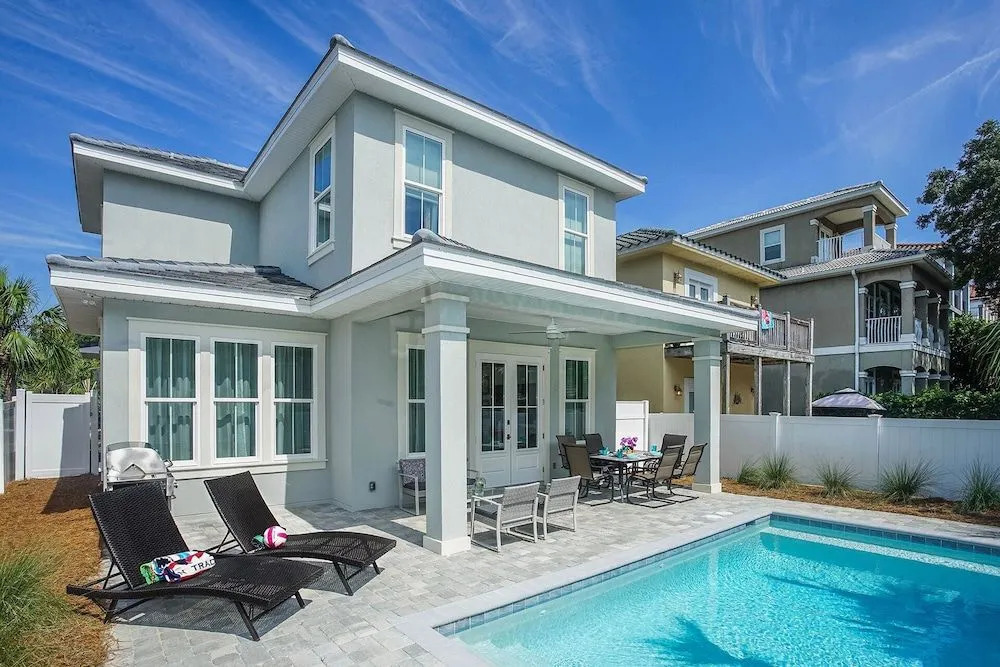 Beach Living - 1674084