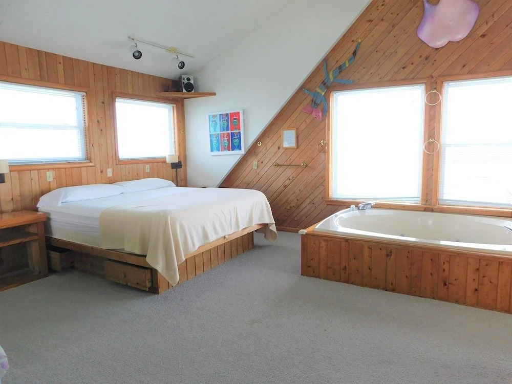 Salamander II 3 Bedrooms 2 Bathrooms Home