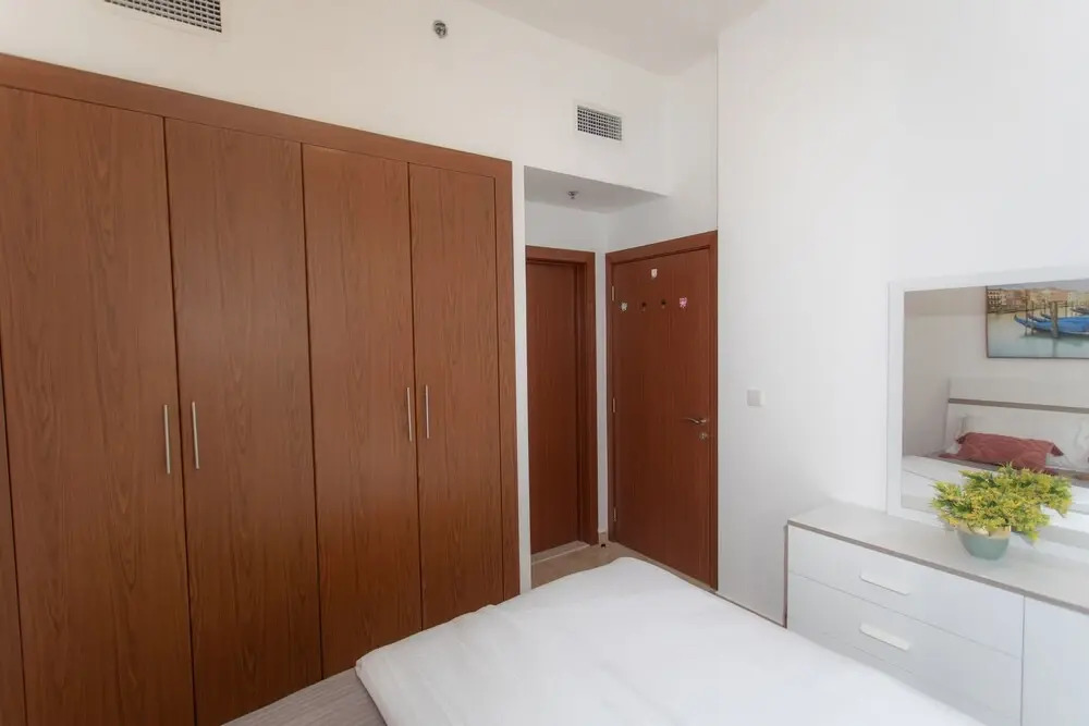 Lively apt near Dubai Sports City