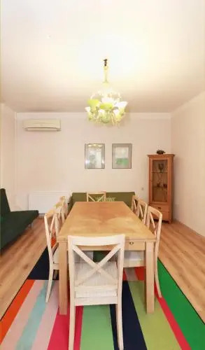 Mixstyle Apartment Near Fabrika