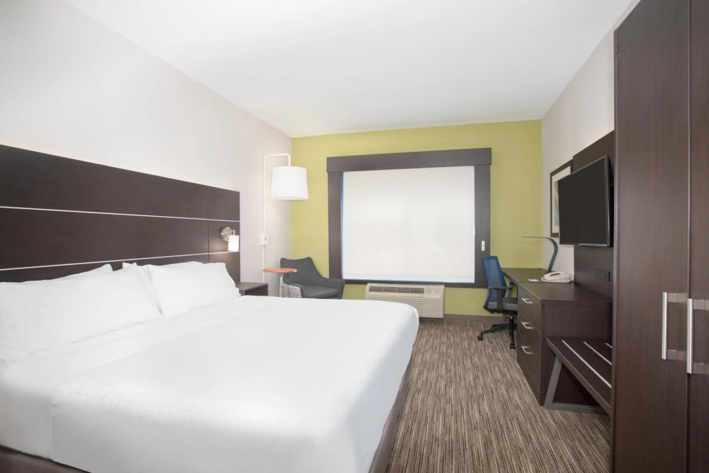 Holiday Inn Express Hotel & Suites Longmont by IHG