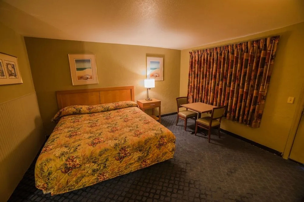 Deluxe Inn