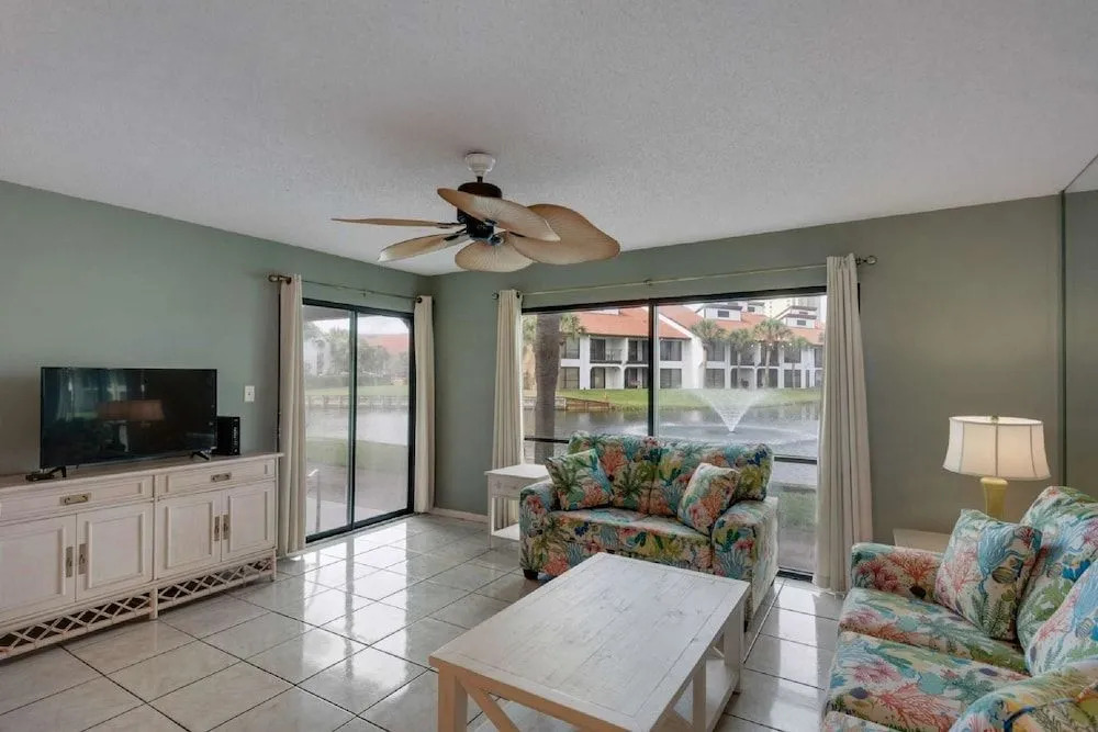Edgewater Golf Villa 2106