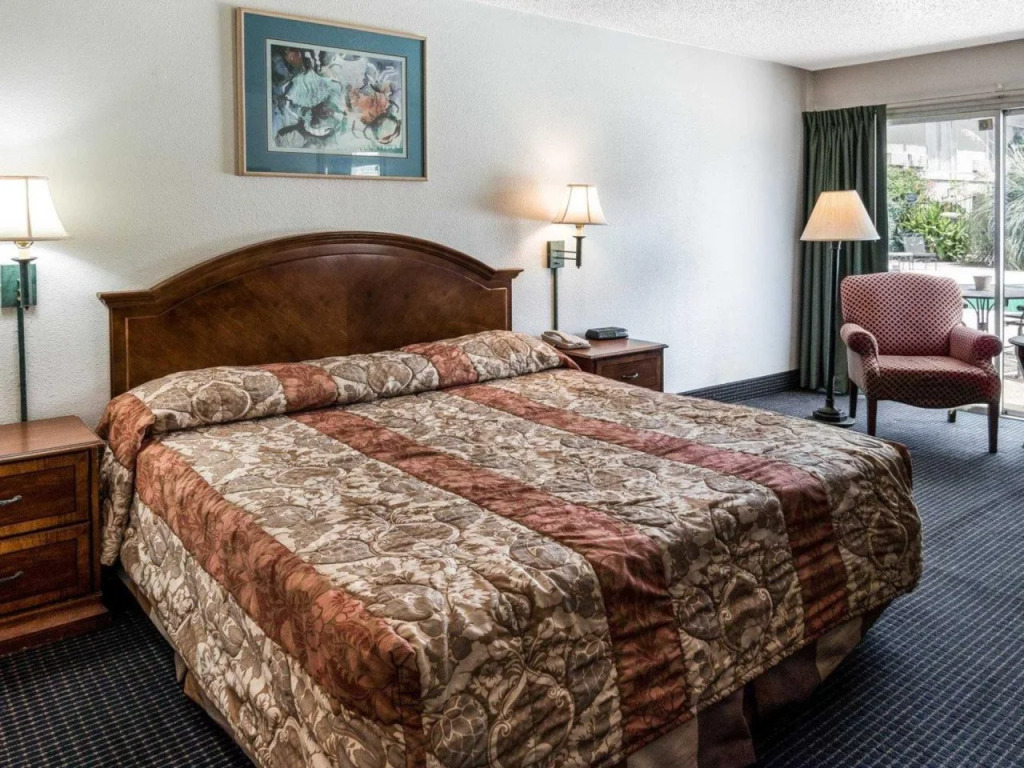 Rodeway Inn & Suites At the Casino