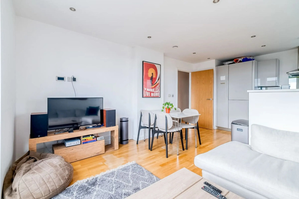 Modern Bermondsey Apartment