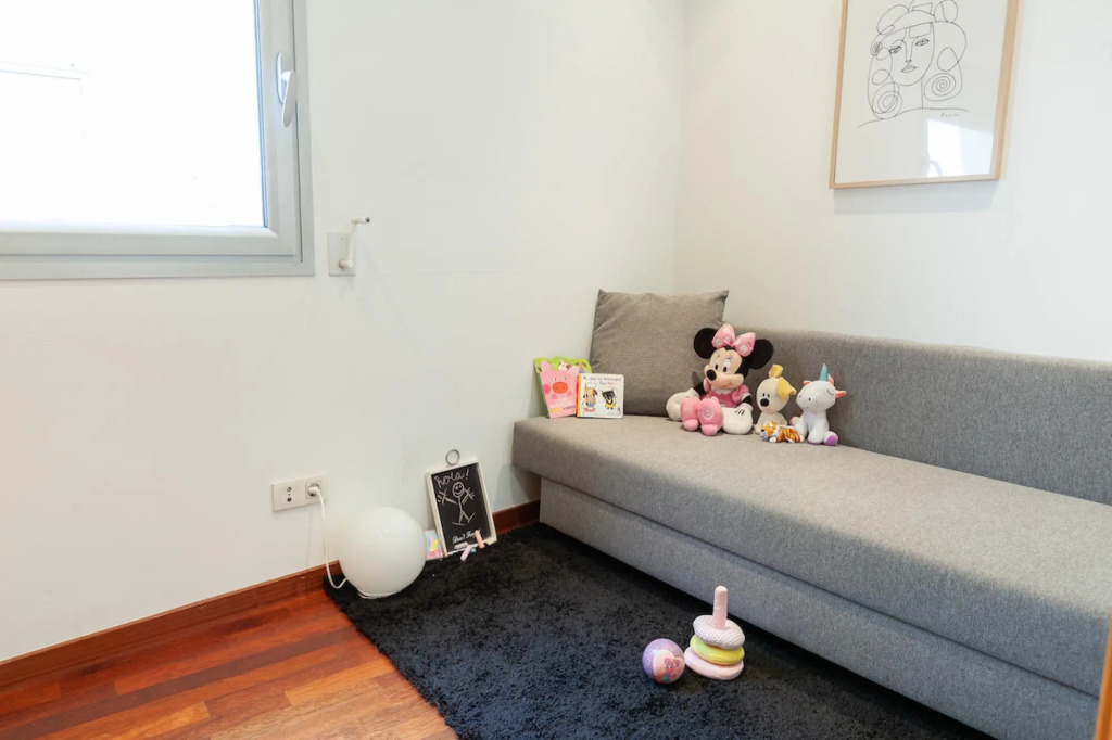 MARIA · Stylish 2 BR apartment with private roof terrace