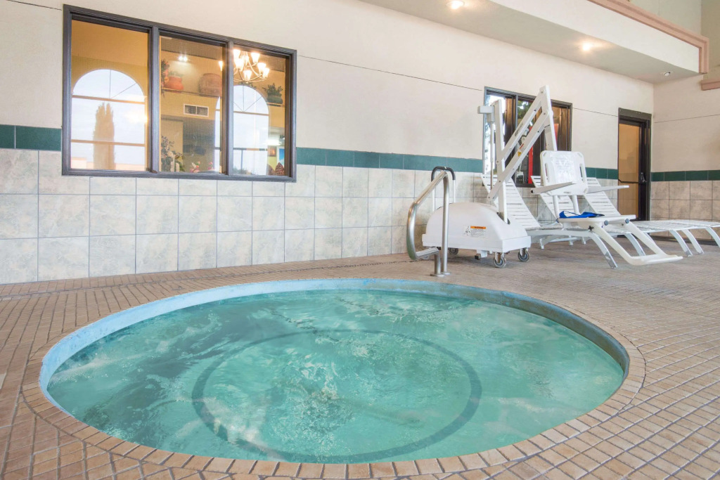 Days Inn by Wyndham Carlsbad
