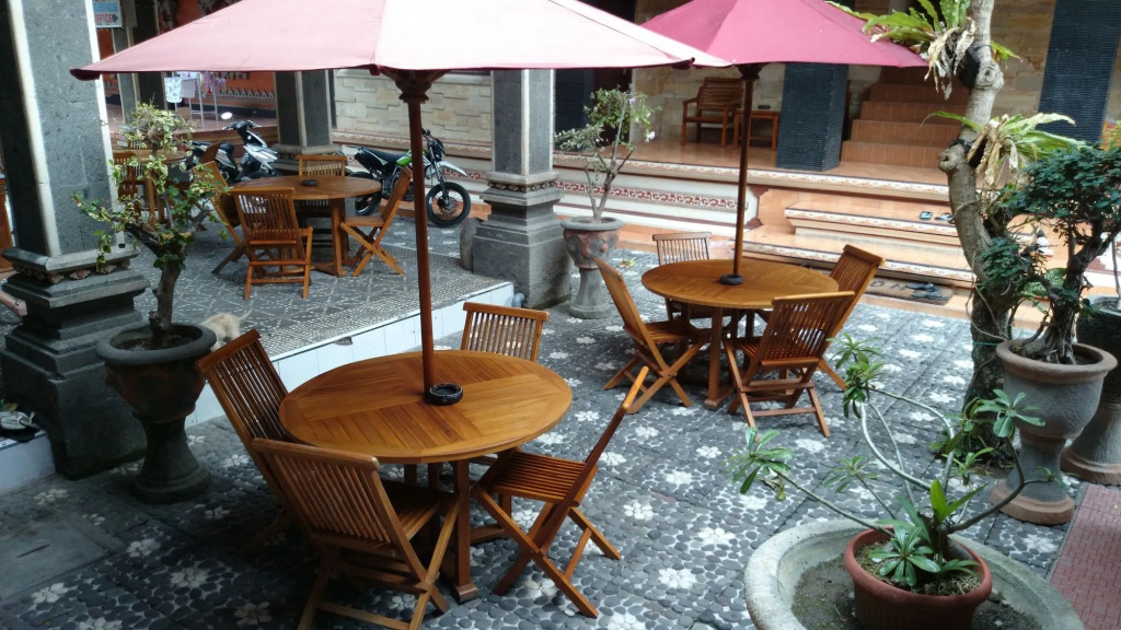 Agus Beach Inn