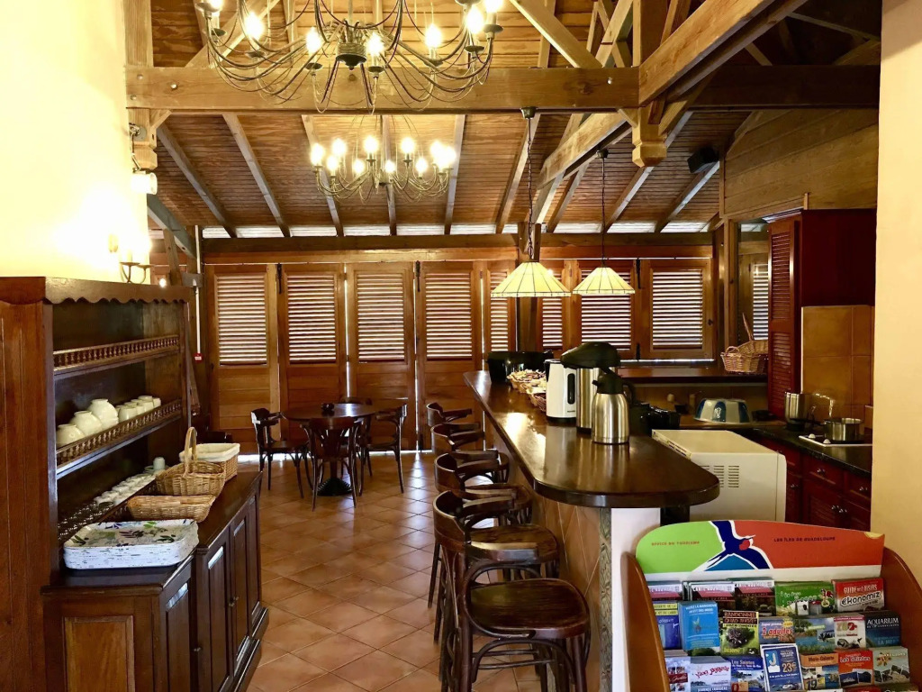 Résidence Le Vallon Guadeloupe Parc Piscine Appartements & Studios