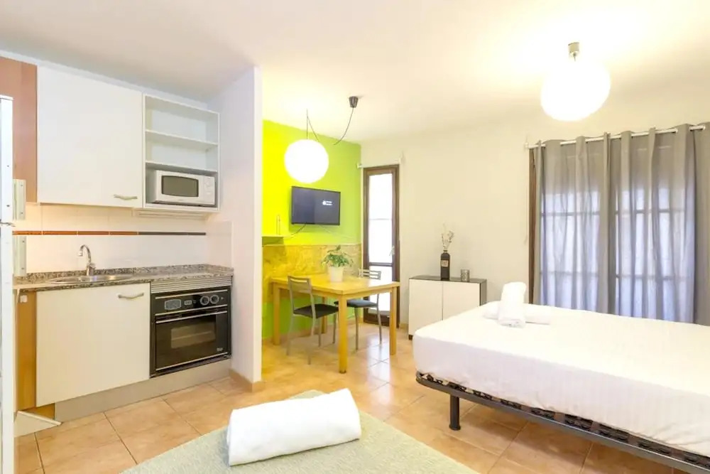 Studio in Tarragona, With Wifi