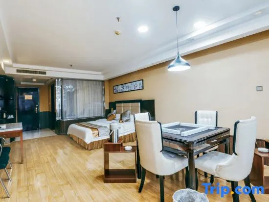 Zhongyi Light Luxury Cloud Hotel (Anqing City Renmin Road Pedestrian Street Xiaosu Road Branch)