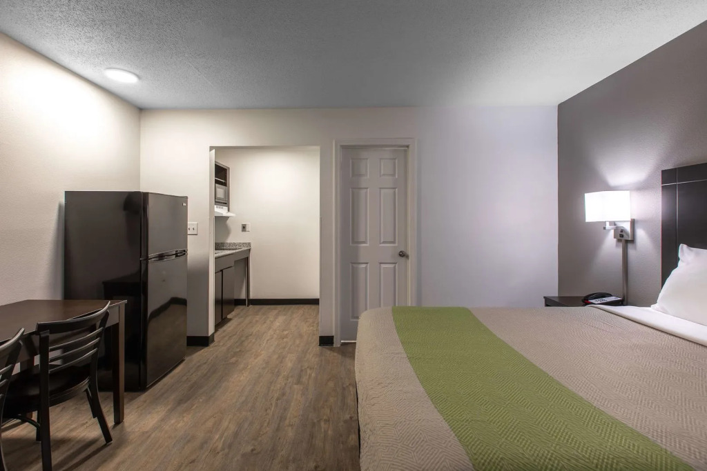 Studio 6-Greenville, SC - I-85 Near Downtown