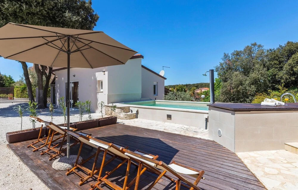 Nice Apartment in Pula With Outdoor Swimming Pool, Wifi and 2 Bedrooms