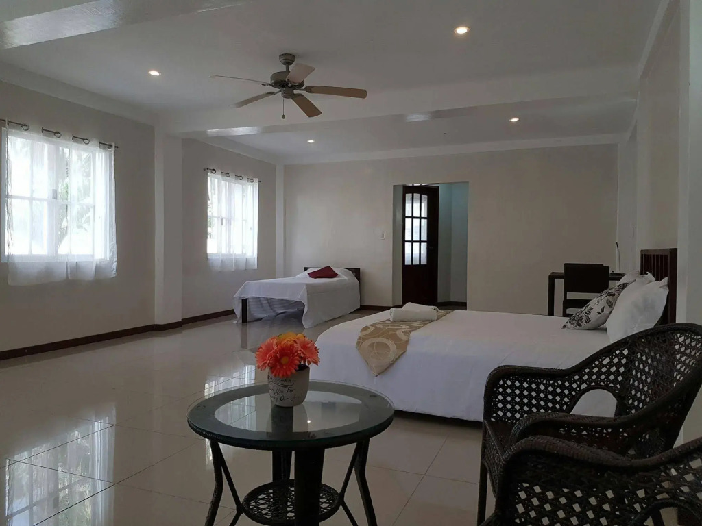 Lanas Beach Resort