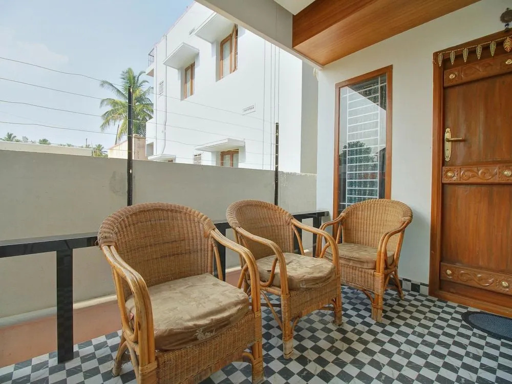 OYO 12798 Soundaryam Apartments
