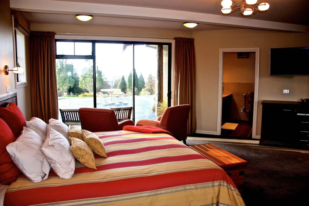 Dock Bay Lodge
