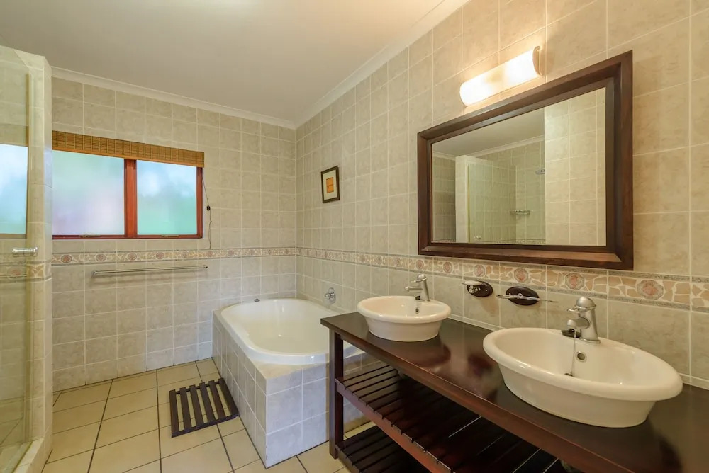 San Lameer Villa Rentals  10905