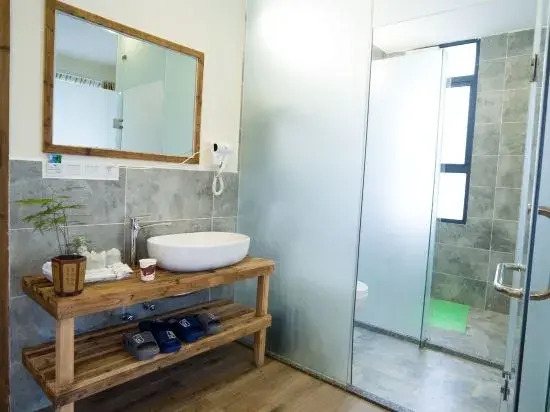 Yangshuo Huajian Homestay (Guilin Qianguqing Branch)