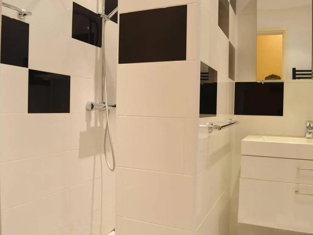 Appartement Le Lavandou, 3 pièces, 5 personnes - FR-1-251-316
