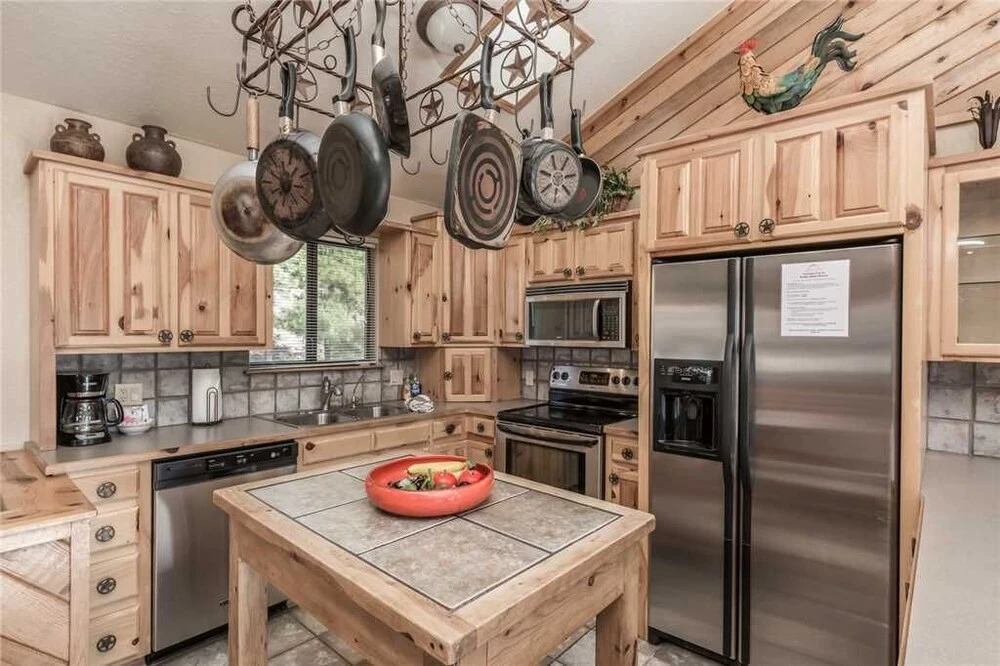Rettigs Rustic Retreat - Three Bedroom Cabin