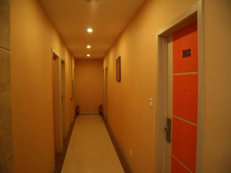 Summer Hotel
