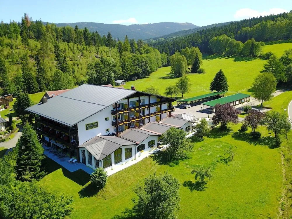 Landhotel GrünWies -Bonsai-Wellness Garni