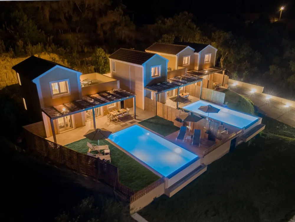 Reiki Luxury Villas