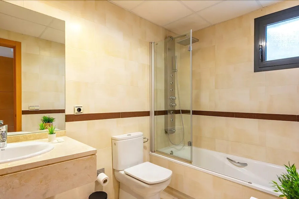 Large Terrace Apartment and near the Pool Ref 38