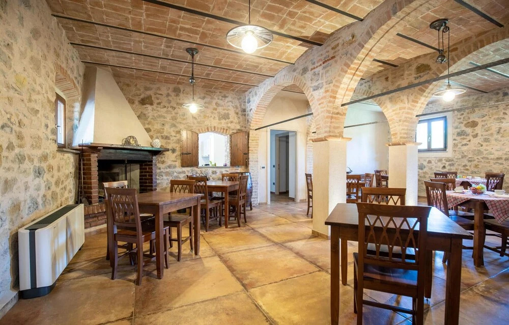 6 Bedroom Cozy Home In Passignano Sul T