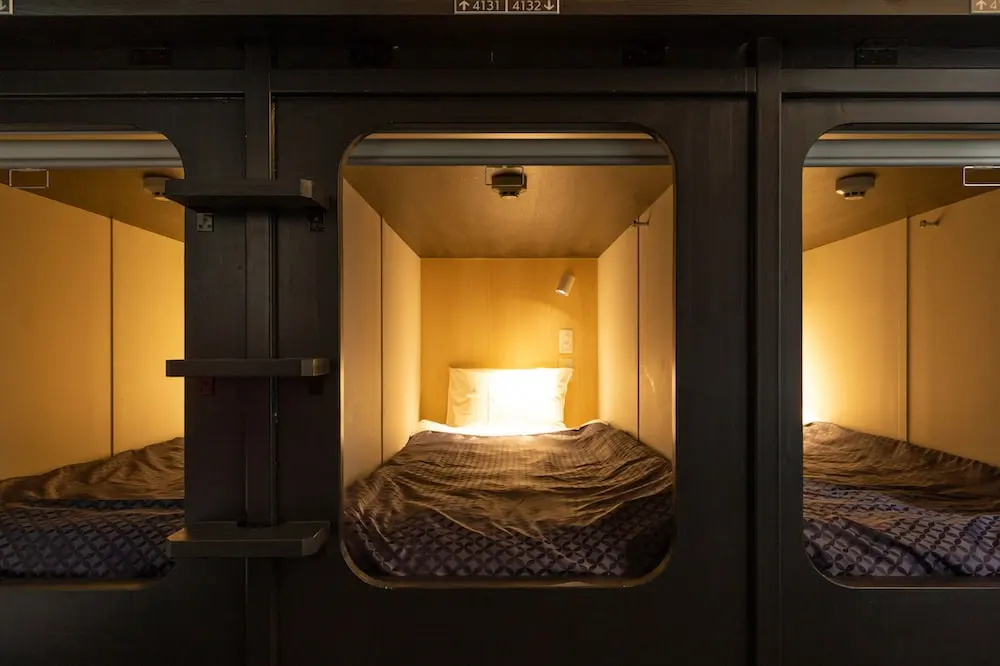 Cabinet Hotel WOWS