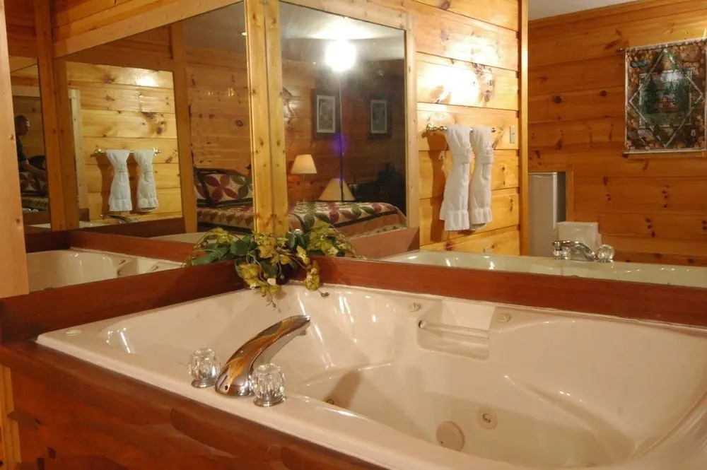 Dollys Dream 284 - Two Bedroom Cabin