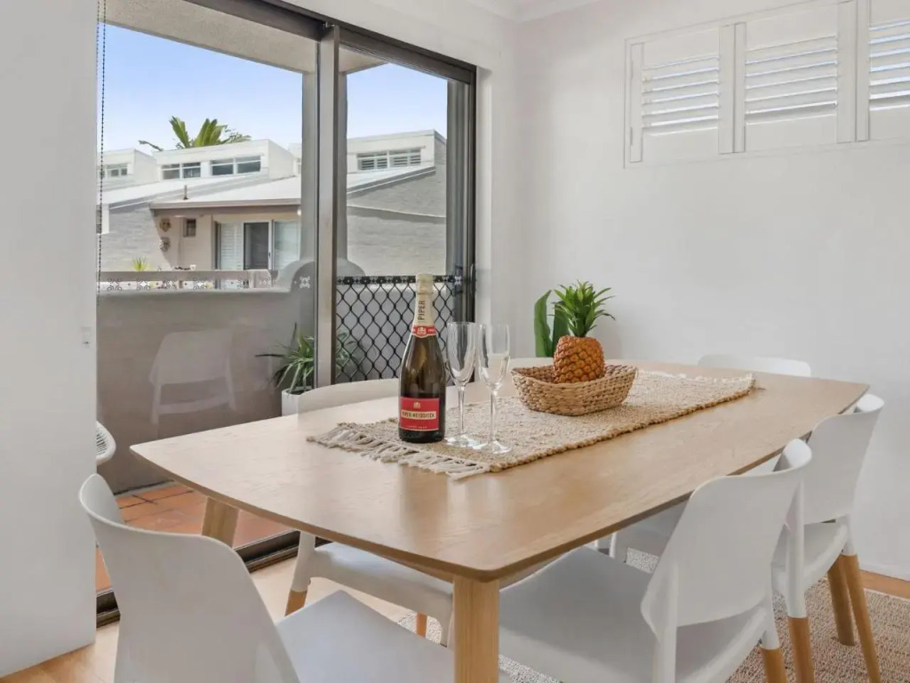 Belmondos Unit 4 Noosa Parade 81